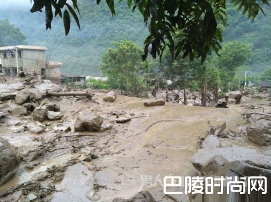村庄突发泥石流