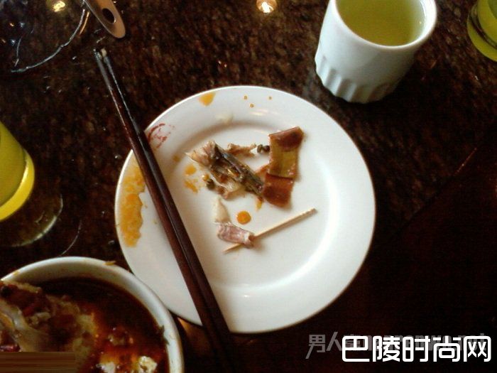 吃火锅吃出创可贴 吃火锅吃出创可贴