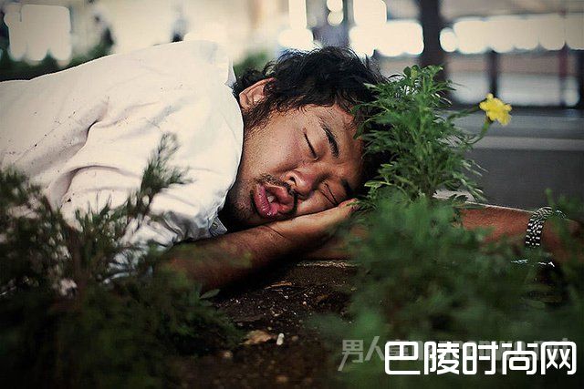 随时随地睡着的日本人 随时随地睡着的日本人