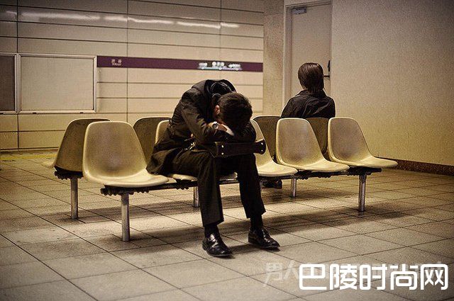 随时随地睡着的日本人 随时随地睡着的日本人