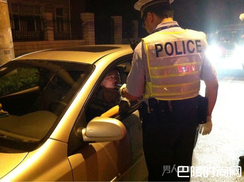 交警抓酒驾 交警抓酒驾