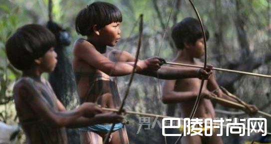 原始部落的全裸生活 原始部落的全裸生活