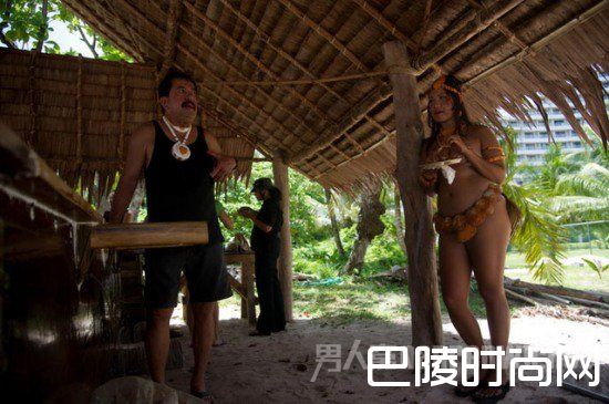 小岛美女贝壳遮羞 小岛美女贝壳遮羞