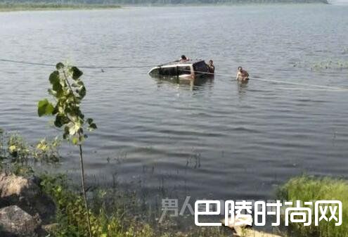 驾车带5孩子溺亡