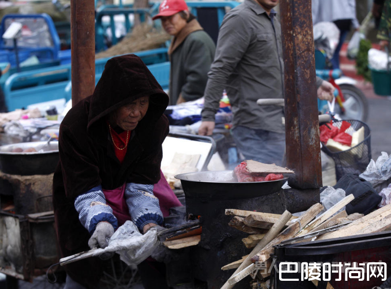 居民入伏穿棉袄