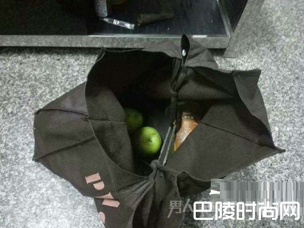 民警找到少年时，他随身袋子里装着几个烂苹果