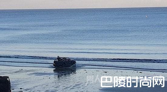 吉普车开入海中 吉普车开入海中