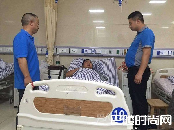 快递员迟到遭殴打