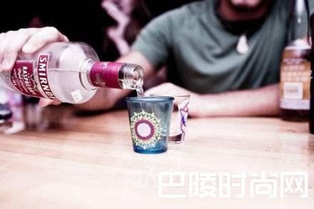 喝白酒