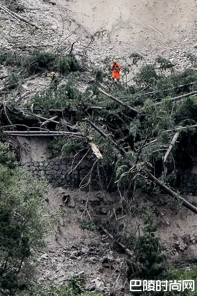 地震后的熊猫海 地震后的熊猫海