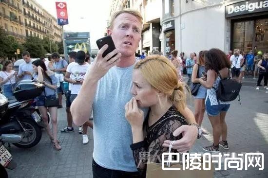 受到惊吓的人们