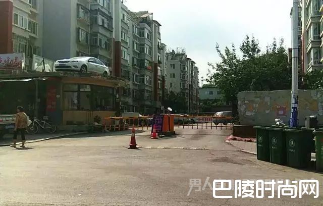 让堵门的汽车上了天