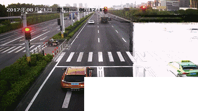 女司机闯红灯被交警点赞