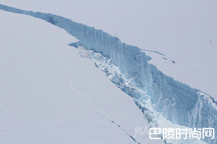 南极过去曾出现震撼的裂缝