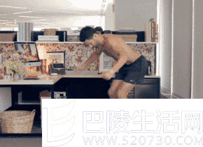 充分疏通肩部肌肉