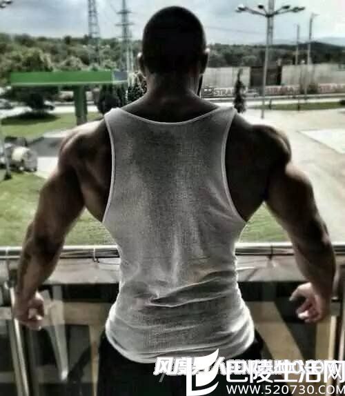 男人背肌