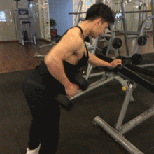 单臂哑铃划船 单臂哑铃划船