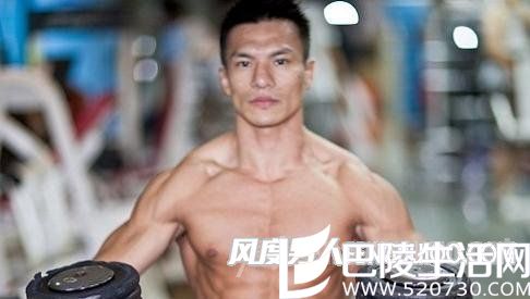 男人练胸 男人练胸