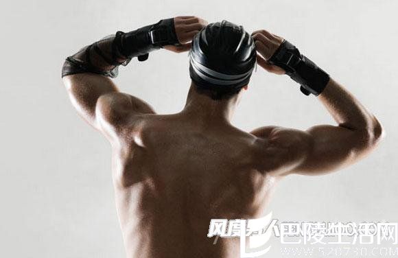 男人的背部肌肉
