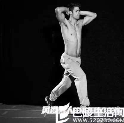 跳跃箭步蹲 跳跃箭步蹲