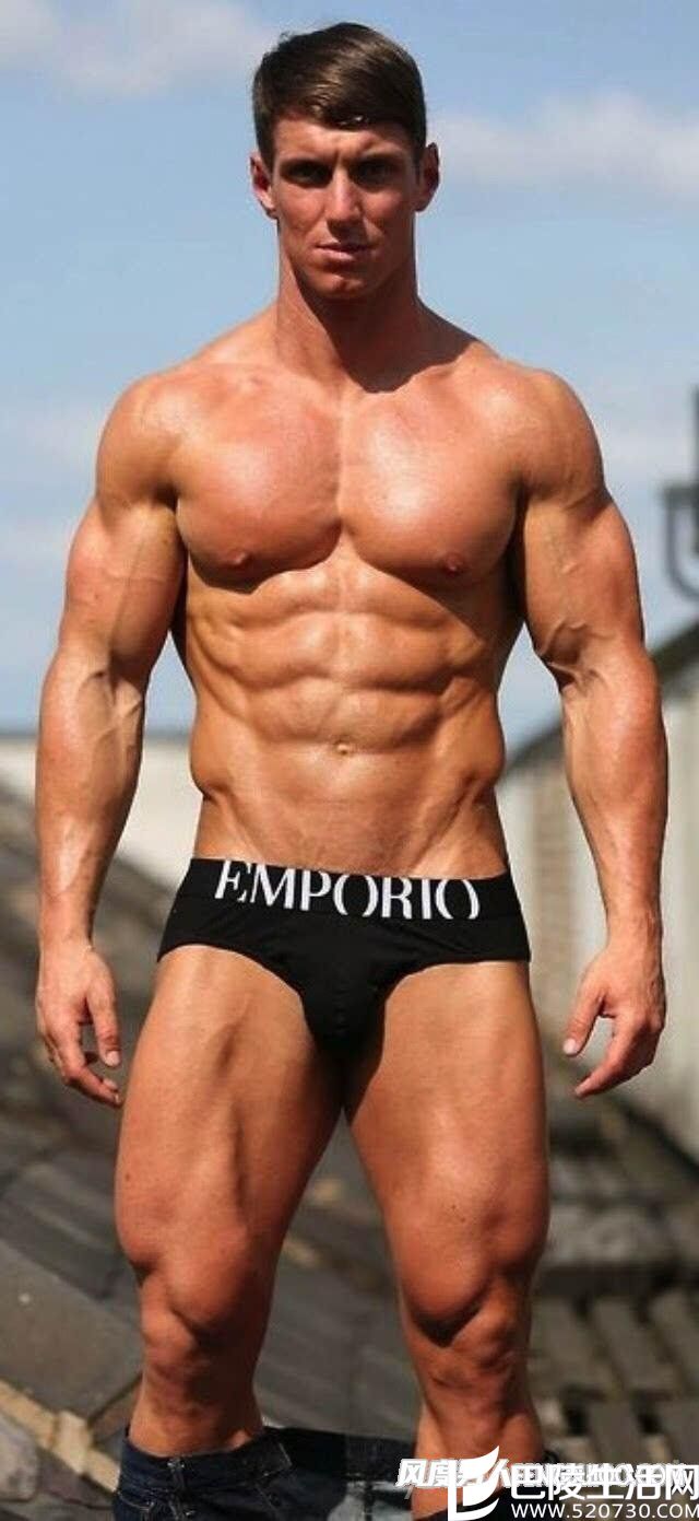 男人的胸肌 男人的胸肌