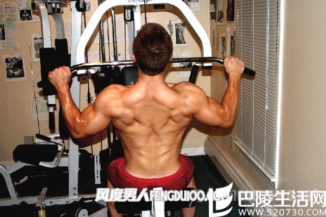 宽握下拉 宽握下拉