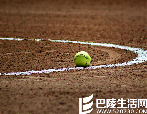 冬季打网球需注意细节 打网球对身体的好处(2)