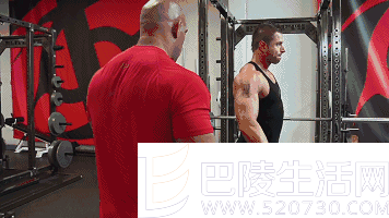 斜身单臂哑铃侧平举