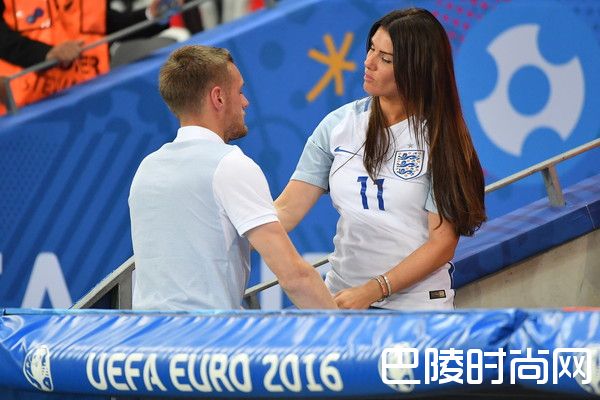 瓦尔迪老婆照片