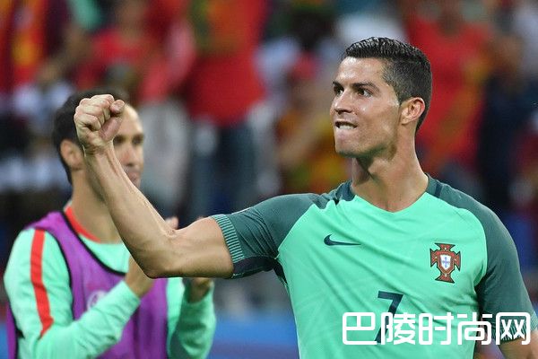 C罗照片