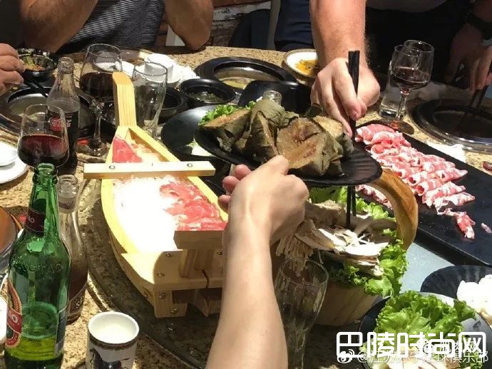 中国男足吃火锅