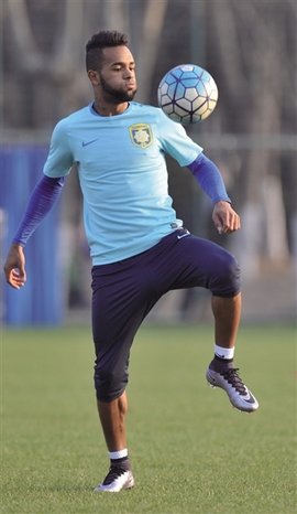 阿莱士·特谢拉·桑托斯照片