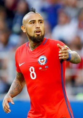 阿图罗·比达尔照片