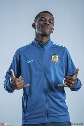 拉米雷斯·桑托斯·多·纳斯西门托照片