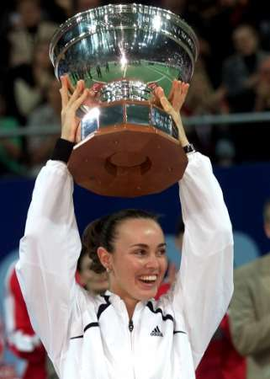 玛蒂娜·辛吉斯照片