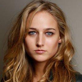 莉莉·索博斯基照片