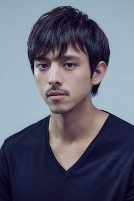 满岛真之介照片