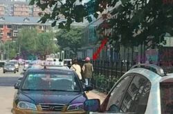 郑爽现身医院其原因是什么 郑爽工作室表明是因肠胃炎