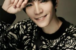 郭敬明为什么叫小四 成名路程艰辛称一直在路上