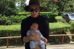 陈伟霆熊抱外甥网友起哄 盘点那些各种奇葩抱娃的男星