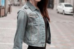 代斯简介照片,高校校花生活照