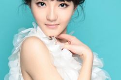 白卉子纯美写真和个人资料解说,白卉子与王志文搭档首演父女搞笑逼人