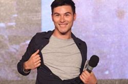 凤小岳的个人资料,凤小岳肌肉