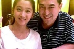 网友疑问张嘉译关晓彤关系好吗？ 二人戏里戏外互称父女 