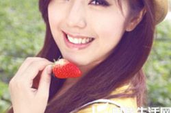 赵奕欢的歌Give Me Five mv中释放甜蜜炸弹 