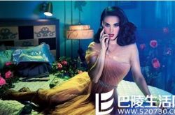 katy perry图片性感霸气 调侃巨奶靠祈祷得来 