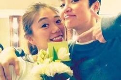 何韵诗邓九云秀恩爱 何菇直言想娶她 