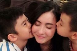 张柏芝谢霆锋孩子照片 儿子与其父亲的童年照片对比 