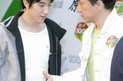 揭秘成龙儿子叫什么 房祖名生母是谁为何姓房 