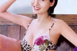 朱茵泳装照美艳不再 紫霞仙子谈星爷：互不打扰 